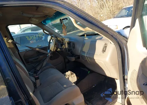 2002 Ford F-150 Lariat/Xlt z USA, uszkodzony, nr VIN 1FTRW08L52KB27421